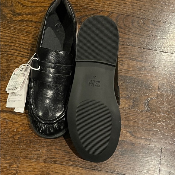 Zara Shiny Black Leather Loafers - Picture 3 of 5